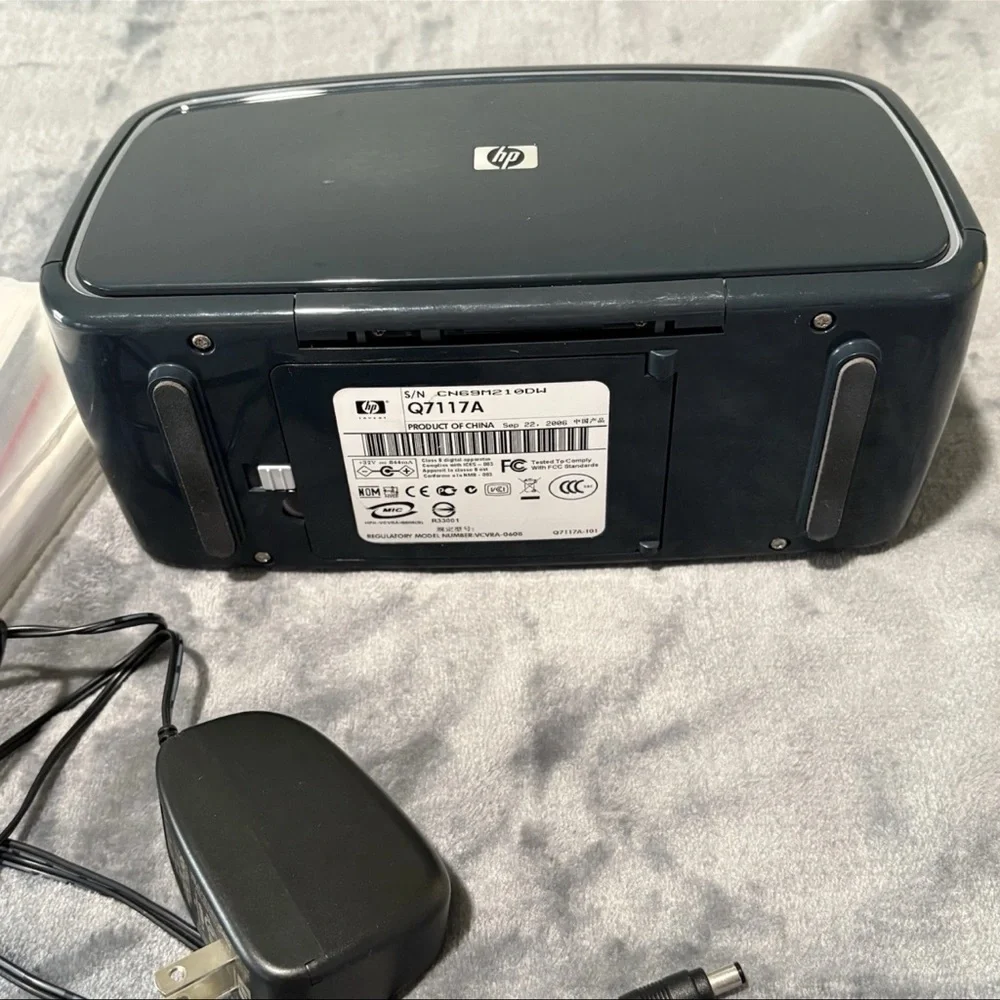 HP Photosmart A617 Portable Printer - Black and Gray